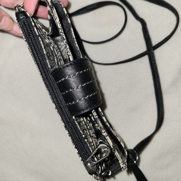 Sakroots Women’s Printed Black/Off White Adjustable Strap Crossbody Wallet/Purse - Picture 5 of 7